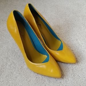 MIA yellow heels
